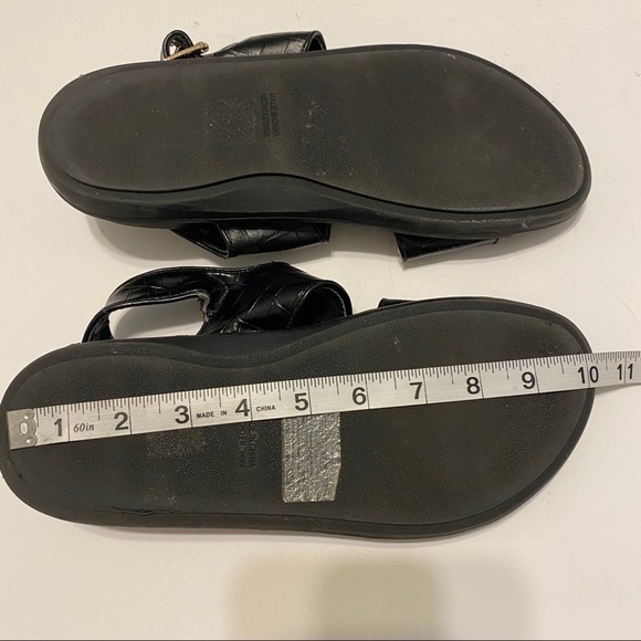 Dad sandal size 7.5 forever 21 mock croc detail - Picture 11 of 12